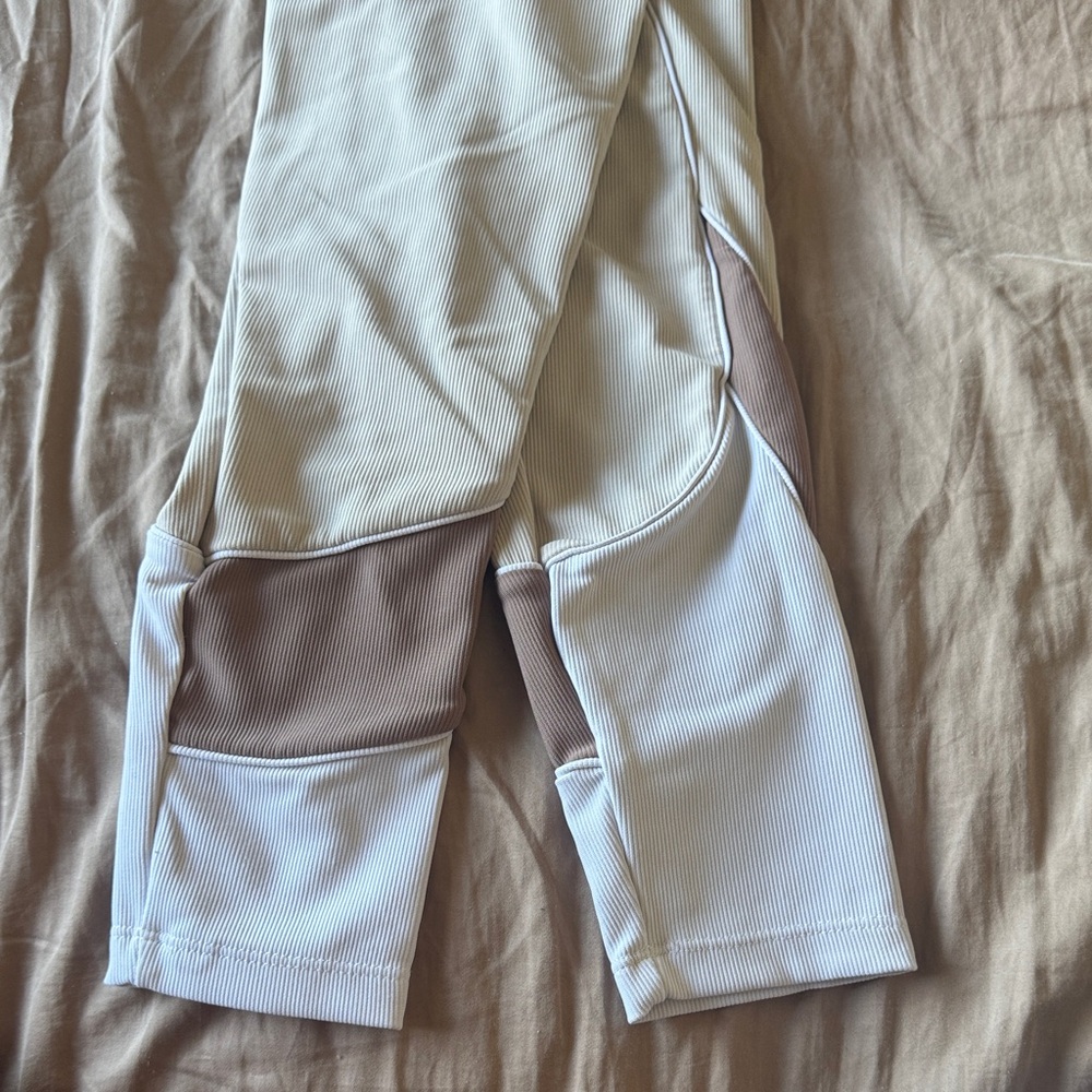Wilo ribbed Cream and Tan Leggings - Picture 3 of 6